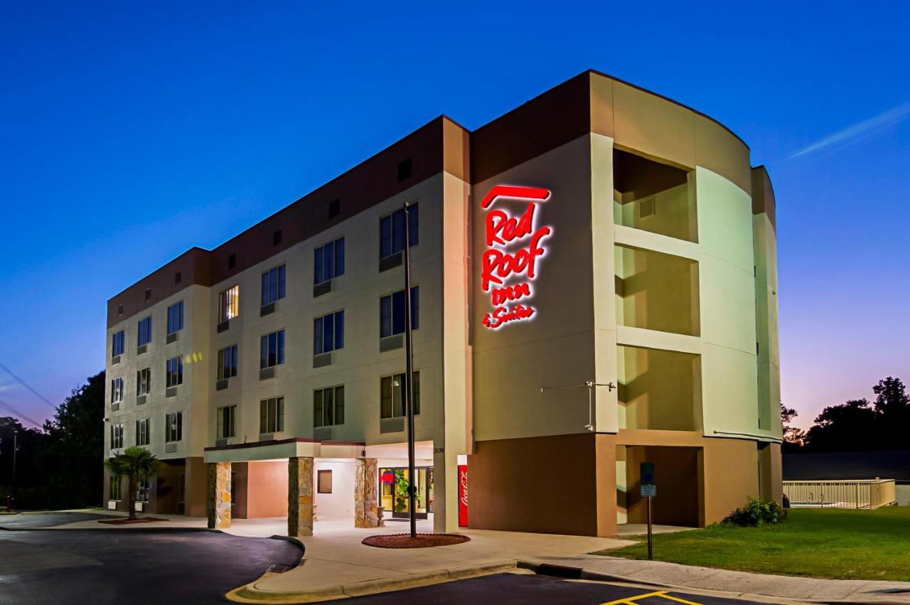Red Roof Inn & Suites Fayetteville-Fort Bragg Buitenkant foto
