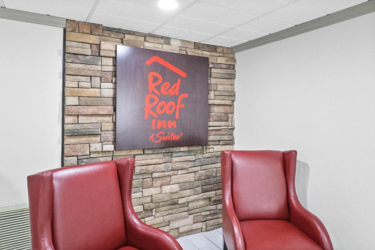 Red Roof Inn & Suites Fayetteville-Fort Bragg Buitenkant foto